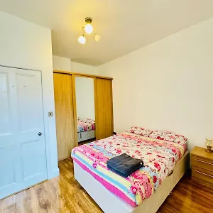 Central 1bhk Heart Of The City Apartment