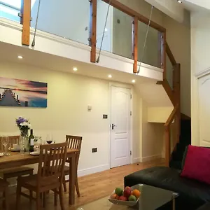 Modern, 2 Bedroom With Sofa Bed, Uplands, , Swansea United Kingdom